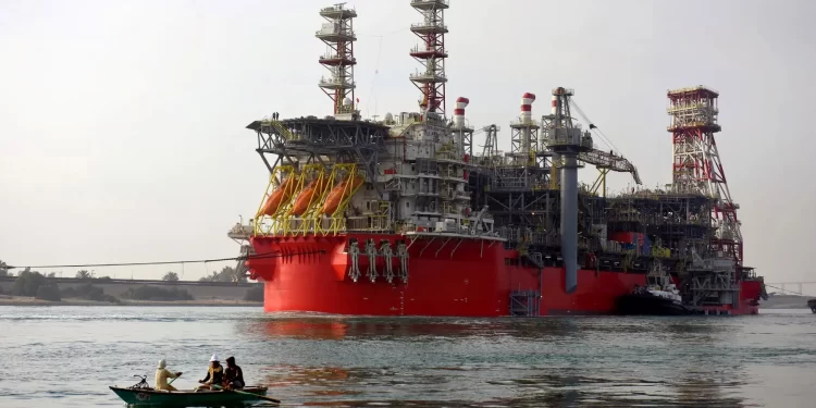 إنتاجها يصل لـ 2750 برميل زيت..3 اكتشافات بترولية وغاز جديدة في الصحراء الغربية