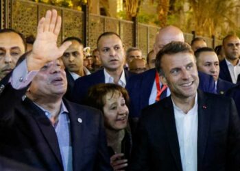 منور الجمالية..استقبال شعبي حار للرئيس السيسي وماكرون في خان الخليلي