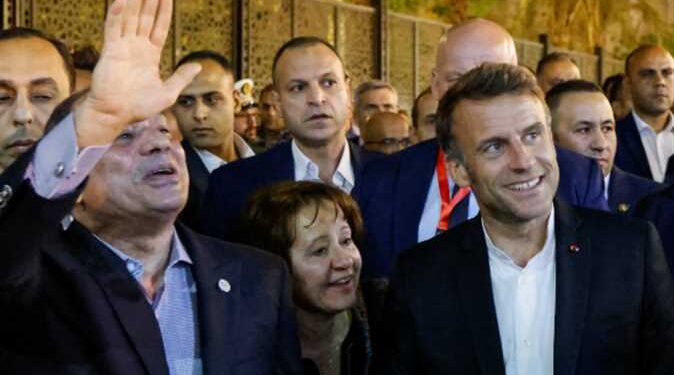 منور الجمالية..استقبال شعبي حار للرئيس السيسي وماكرون في خان الخليلي