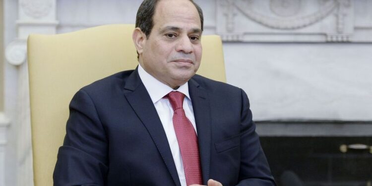 السيسي للمستثمرين القطريين: لدينا فرص “واعدة” في مجالي صناعة السيارات والقطاع اللوجستي