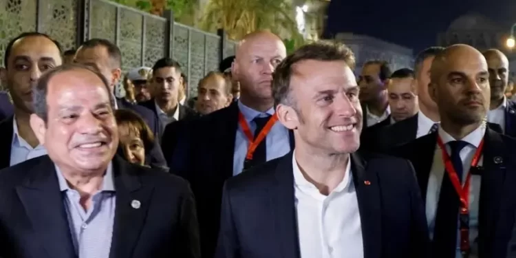 السيسي وماكرون في خان الخليلي..صور