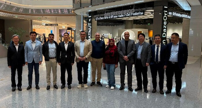 وزير الإسكان يتفقد منطقة الأعمال المركزية بمدينة “شنغهاي” الصينية على مساحة مليون م٢