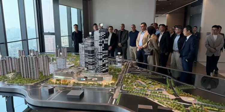 وزير الإسكان يتفقد نظم الإدارة والتشغيل والتسويق بالمناطق المركزية للأعمال استعدادا للتشغيل بالعاصمة الإدارية