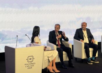 وزير الاتصالات من دبي: نتوسع في تدريب الكوادر المتخصصة بالذكاء الاصطناعي