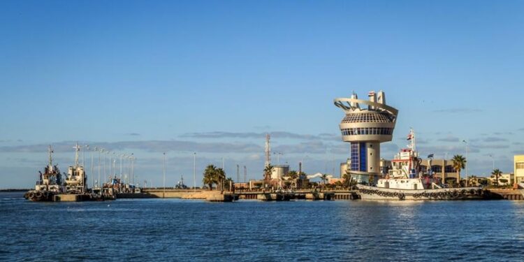 ميناء دمياط يتداول 3.4 مليون طن بضائع