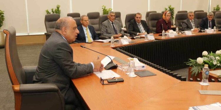 وزير الكهرباء يتابع مستجدات تنفيذ خطة العمل وتوفير التغذية الكهربائية اللازمة لمشروعات التنمية الزراعية