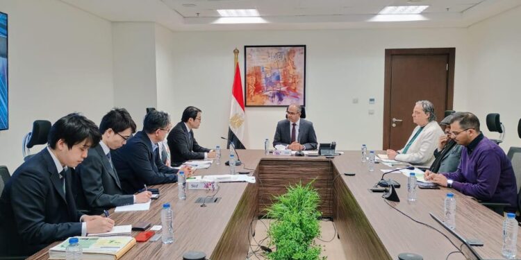 نائب وزير الإسكان يستقبل وفدا يابانيا لبحث أوجه الاهتمام بالاستثمار في مشروعات البنية التحتية