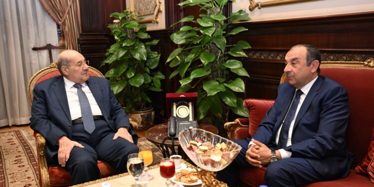 رئيس مجلس الشيوخ يستقبل وزير قطاع الأعمال العام