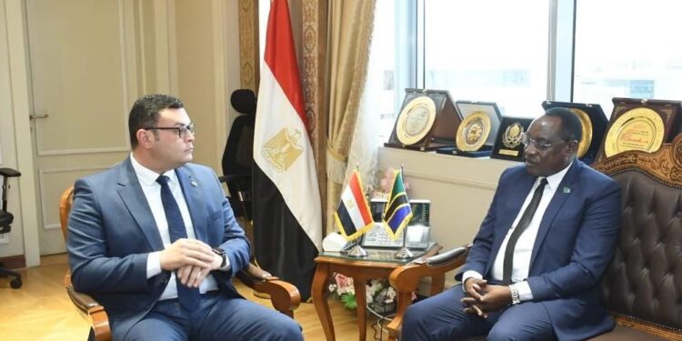 وزير الإسكان يُتابع معدلات تسويق عدد من مشروعات هيئة المجتمعات العمرانية الجديدة