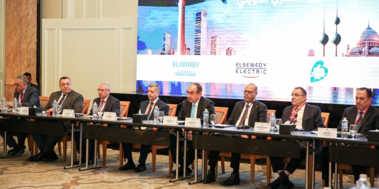 وزير قطاع الأعمال العام يترأس الاجتماع المشترك لمجلس التعاون المصري الكويتي