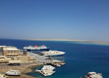 إعادة فتح ميناء الغردقة البحرى وانتظام الحركة الملاحية بموانئ البحر الأحمر