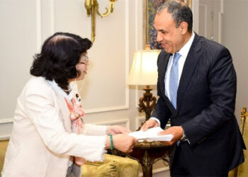 وزير الخارجية والهجرة يلتقي بعضو مجلس النواب الياباني