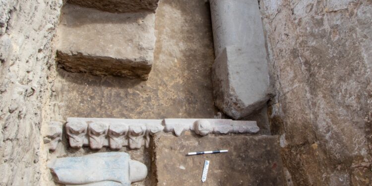 الكشف عن مقبرة الأمير “وسر إف رع” ابن الملك “أوسر كاف” أول ملوك الأسرة الخامسة بمنطقة سقارة