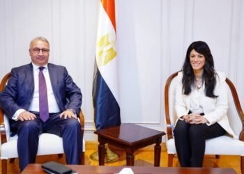 وزيرة التخطيط والتنمية الاقتصادية تلتقي سفير مصر الجديد لدى الصين