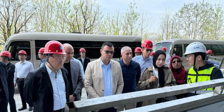 وزير الإسكان يتفقد أعمال إنشاء وتشغيل مركز أبحاث شركة عالمية بمدينة شنغهاي الصينية للاستفادة من التجارب فى إدارة مشروعاتنا