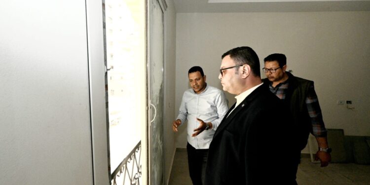 وزير الإسكان يتفقد مشروع الحي اللاتيني بمدينة العلمين الجديدة