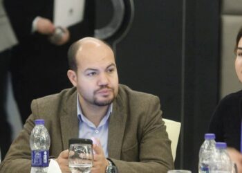 الكاتب الصحفي أحمد الشيخ،