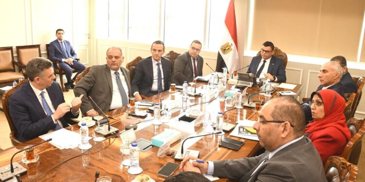 وزير الإسكان يُتابع معدلات تسويق عدد من مشروعات هيئة المجتمعات العمرانية الجديدة
