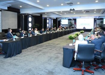 وزير الاستثمار يستعرض تقرير جاهزية الأعمال ويوجه بتسريع خطوات الإصلاح المؤسسي