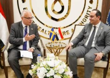 رئيس هيئة الرعاية الصحية يلتقى سفير مملكة السويد لدى مصر
