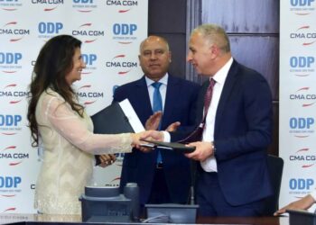 وزير الصناعة والنقل يشهد توقيع شراكة استراتيجية بين شركة CMA CGM الفرنسية وميناء أكتوبر الجاف (ODP)