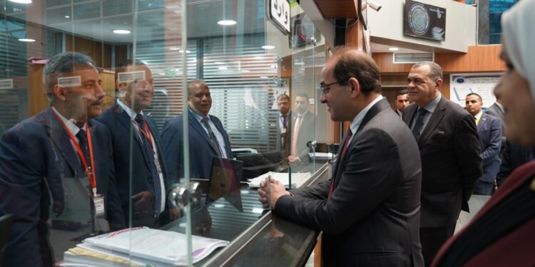 وزير المالية يتابع ميدانيًا.. تطبيق «حزمة التسهيلات» بالمراكز والمأموريات الضريبية