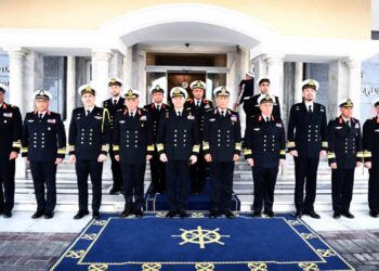 قائد القوات البحرية يلتقى رئيس هيئة الأركان العامة للقوات البحرية اليونانية