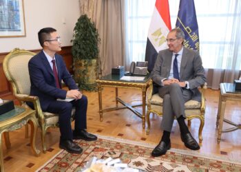 وزير الاتصالات  يلتقى الرئيس التنفيذى الجديد لشركة هواوى مصر