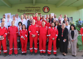 وزير البترول والثروة المعدنية يتفقد مجمع إدكو للغاز الطبيعي المسال