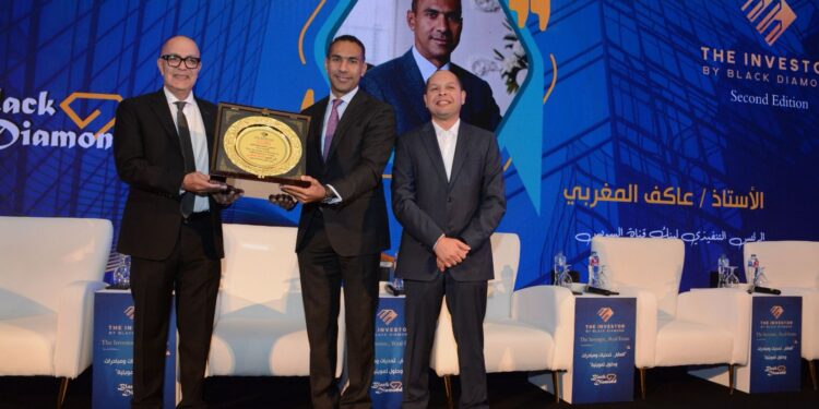 تكريم عاكف المغربي تقديرًا للدور البارز في دعم الاستثمار والتطوير العقاري