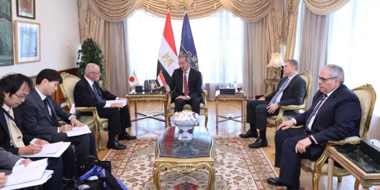 وزير الاتصالات يبحث مع سفير اليابان التعاون فى مجالات دعم ريادة الأعمال والذكاء الاصطناعي