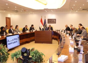 وزير الاتصالات يبحث التعاون مع شركة فوداكوم وفودافون مصر ومؤسسات استثمارية كبرى بجنوب أفريقيا