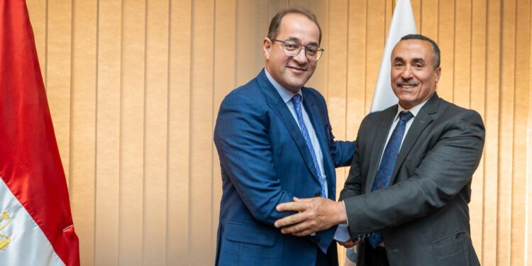 وزير المالية يكرم ٧ قيادات ضريبية متميزة بالقاهرة والجيزة والإسكندرية والقليوبية ودمياط
