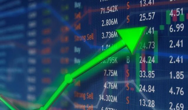 البورصة المصرية تستعيد عافيتها..الأخضر يكسو مؤشراتها