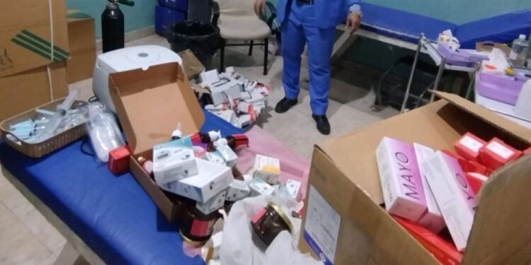 الصحة تغلق فرعين بالقاهرة والجيزة لعيادات “كيور كلينك” للعلاج بالأكسجين النشط لعملهما بدون ترخيص