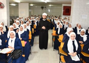 وزير الأوقاف يتفقد معهد التمريض التابع لمستشفى الدعاة