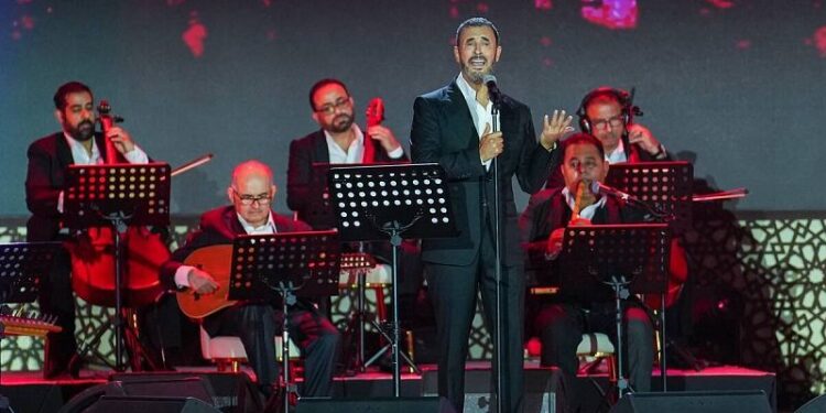 كاظم الساهر يحيي أحدث حفلاته الغنائية في دار الأوبرا بمدينة دبي