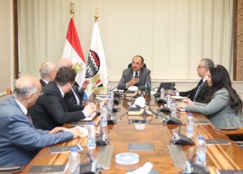 وزير قطاع الأعمال يلتقي رئيس “تكنيب إنرجيز” الإيطالية لبحث فرص التعاون المشترك