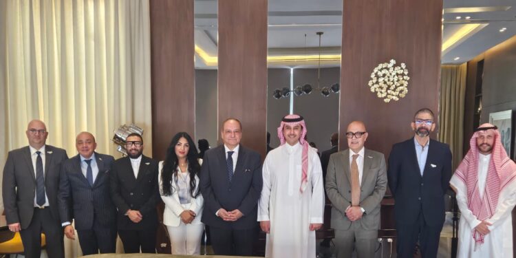 شركة جراندي صبور توقع اتفاقية تعاون مع الأمير سعود بن عبدالعزيز رئيس شركة سراة للاستثمار