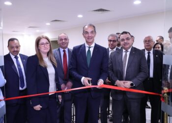 وزير الاتصالات يشهد احتفالية مرور 100 عام على إصدار أول طابع بريد تذكارى مصري