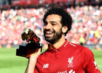 تتويج محمد صلاح بلقب أفضل لاعب بالدوري الإنجليزي