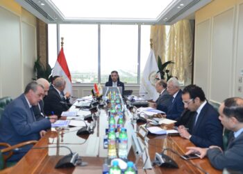 وزير التموين يعقد اجتماعًا مع شركة الإسكندرية للزيوت والصابون لبحث خطط التوسع وتحقيق استقرار السوق