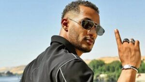محمد رمضان يحفّز جمهوره بجائزة 50 ألف جنيه لاكتشاف رسالة أغنيته الجديدة "لسه بدري عليه"