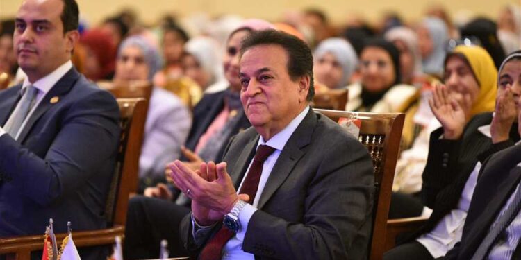 وزير الصحة يؤكد دعم الدولة المصرية لمهنة التمريض