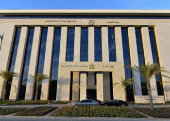 العمل: جميع خدمات “الوزارة” مجانية ولا وسطاء في فرص العمل بالداخل أو الخارج