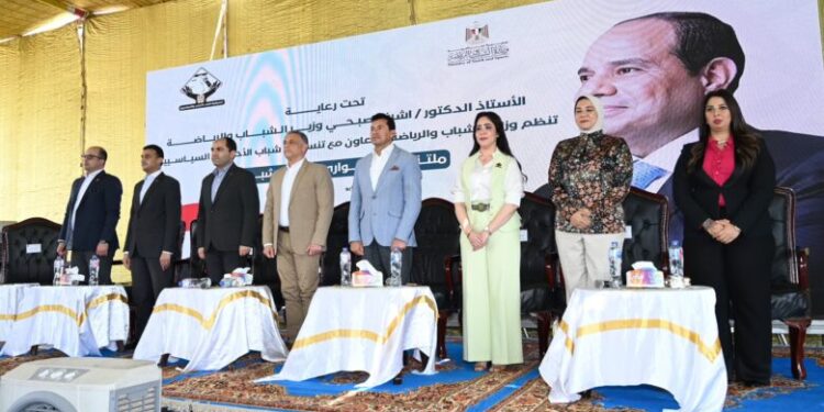 وزير الرياضة ومحافظ الإسماعيلية يشهدان ملتقي حواري مع شباب عدد من المحافظات لتعزيز الوعي الوطني وتمكين الشباب