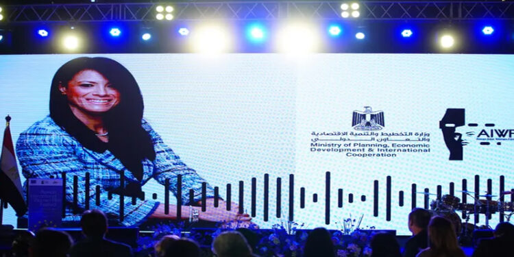 المشاط: تمكين المرأة اقتصاديًا واجتماعيًا وثقافيًا وتعزيز دورها في مختلف مناحي الحياة أولوية رئيسية للدولة