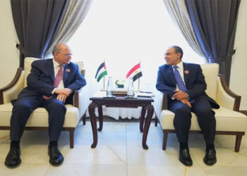 وزير الخارجية والهجرة يلتقي رئيس الوزراء وزير خارجية فلسطين