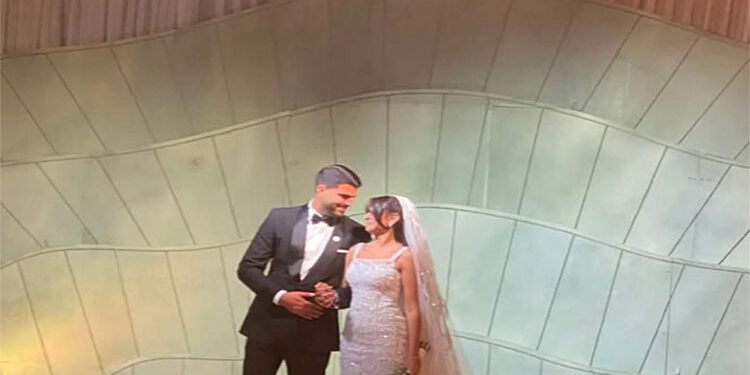 نجوم الفن يشاركون في حفل زفاف ابنة أمل رزق