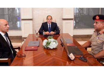 الرئيس السيسي يجتمع مع وزير التربية والتعليم